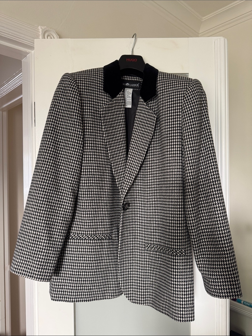 Sag Harbor Black & White Houndstooth Blazer with Black Velvet Collar